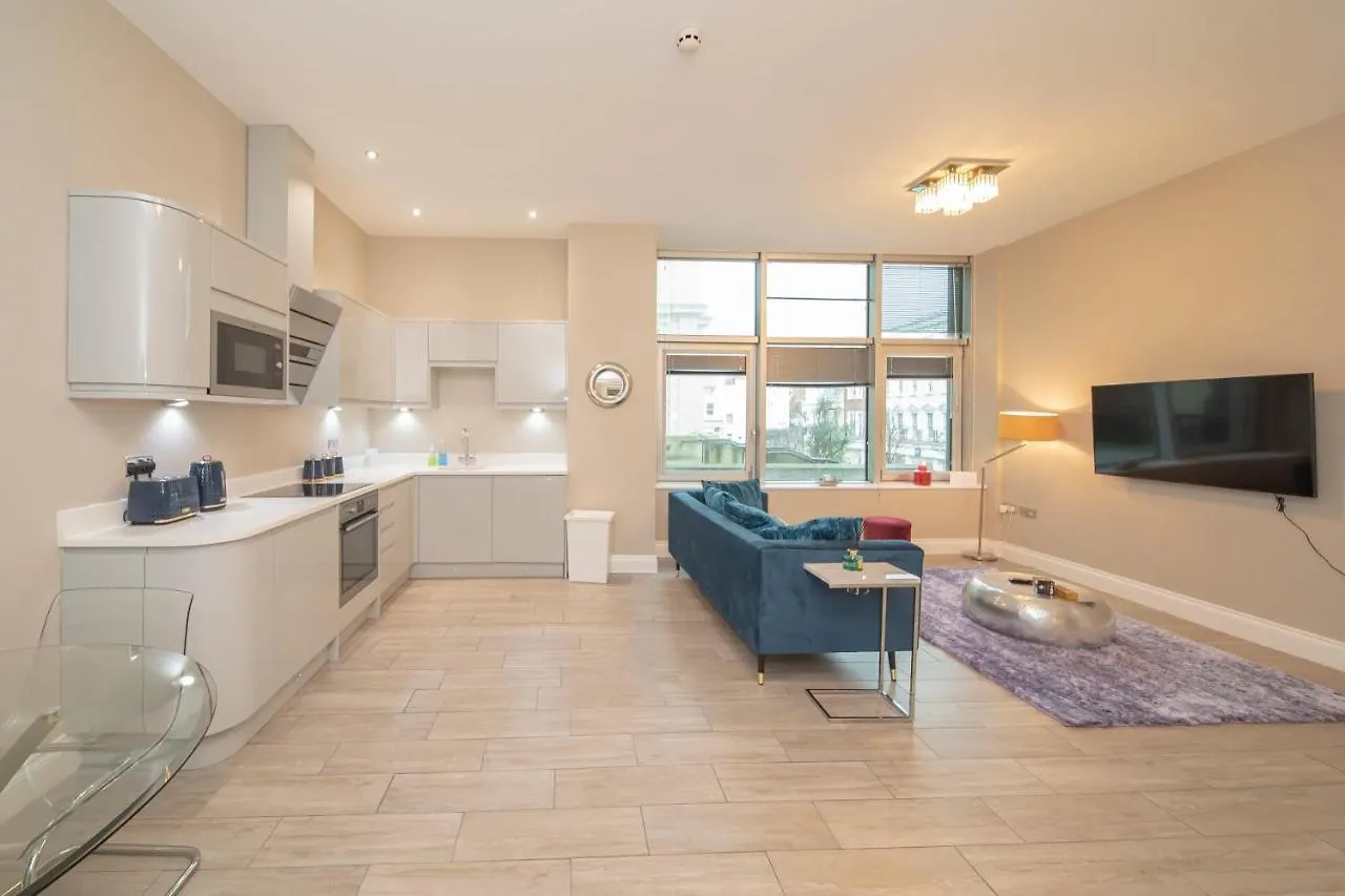 Flash Sales Offer - Any Week Day No Minimum Night Restrictions Brighton City Centre Seafront 1 Bedroom Flat Bn1Gre08 0*,  United Kingdom